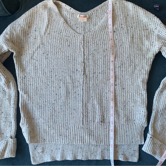 For Thee Cream colored V-neck sweater - Picture 7 of 7